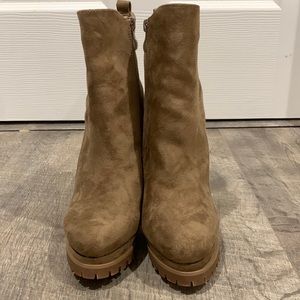 Fashion Nova Platform Chelsea Boots